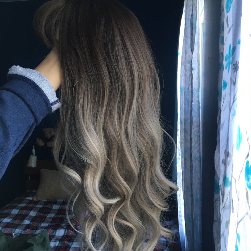 Cute Realistic Blondhair Wig